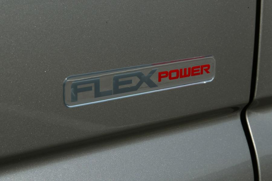  GMC Sierra Hybrid 2005 года  (фото 15 из 22)